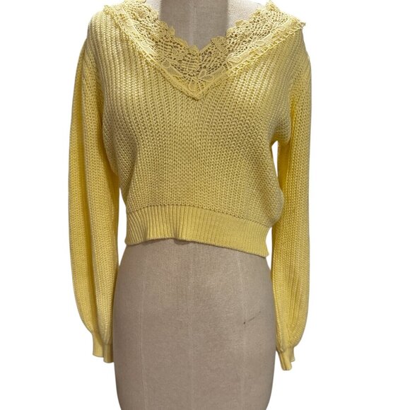 Derek Heart Cropped Yellow Knit Sweater with Lace Detail – Size Medium - Picture 1 of 4
